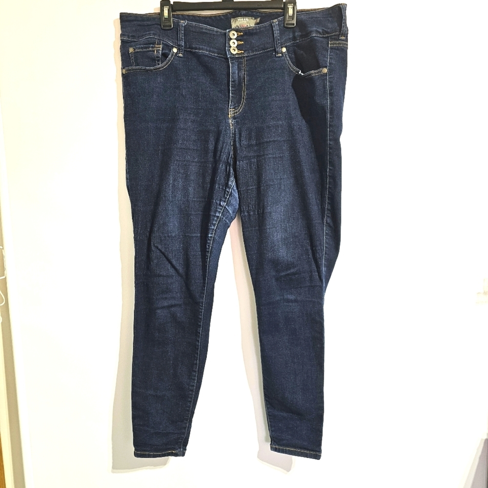 Torrid 22R Blue Super Soft Button Waist Mid Riser Blue Denim Jegging